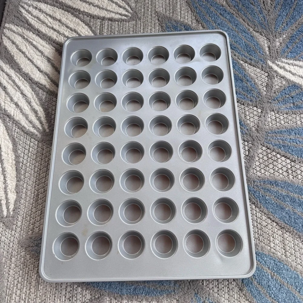 Baker’s Best‎ Bake More Bakeware 48 Cavity Mini Muffin Pan #2105-1361